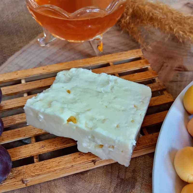 Cunda Ezine Tipi Sert Beyaz Peynir (inek) 650-700 Gr